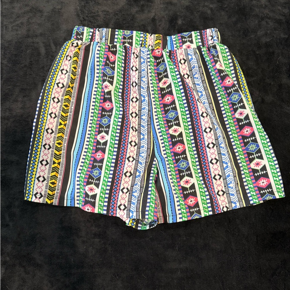 Multicolor Geometric Two-Piece Set - Picture 6 of 7